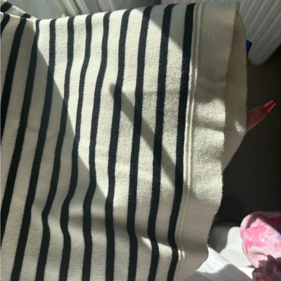 Ameè Black and Cream Fitted Crop Tank Top - Picture 3 of 4